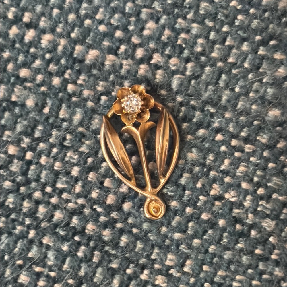 Elegant Antique Gold & Diamond Floral Daffodil  Pendant Pin